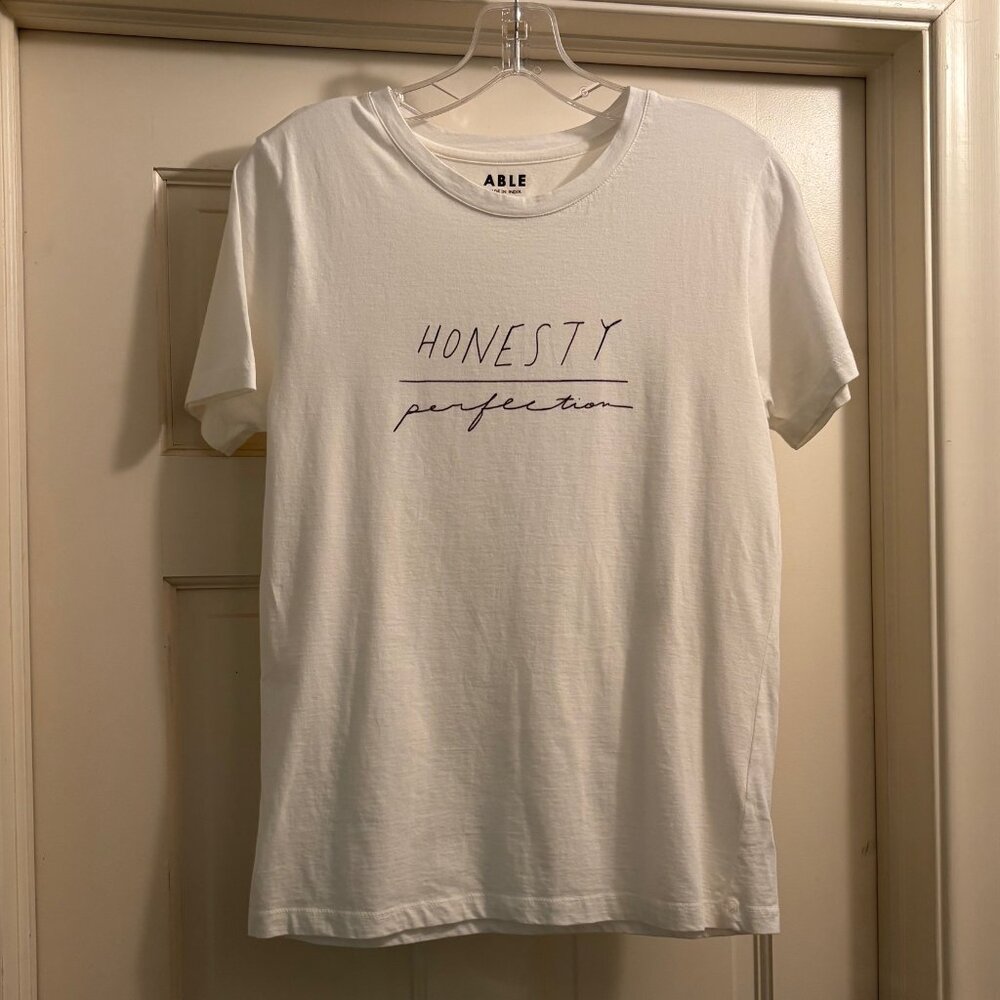Able Live Fashionable Honesty/Perfection Graphic t-shirt Size: Small